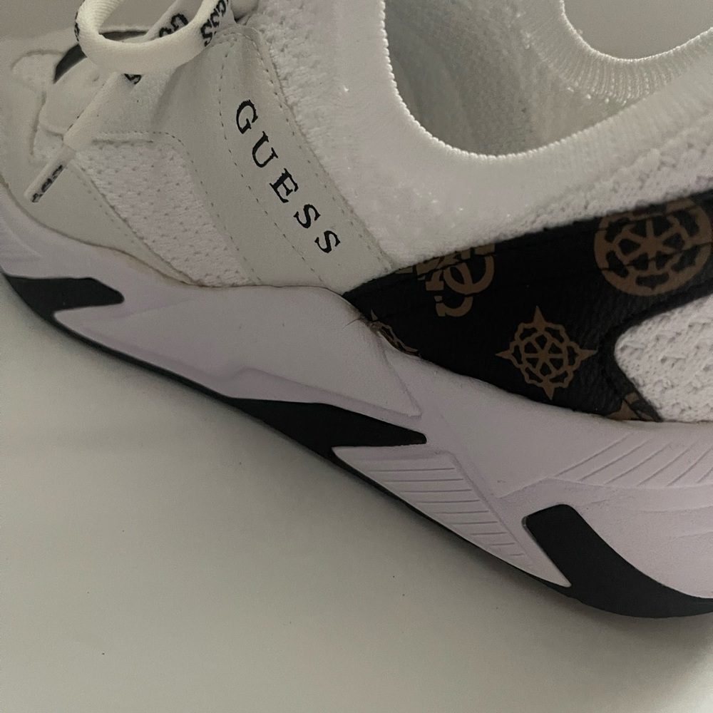 New in box-GUESS Women's White and Brown design Sneakers - Picture 3 of 16